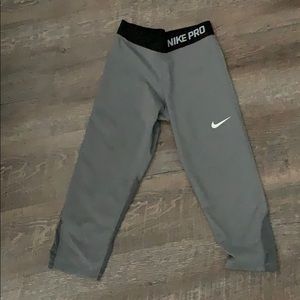 Nike Pro Capris Leggings